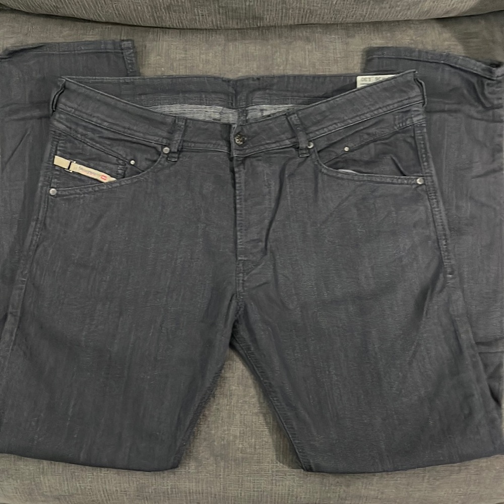 Mens Diesel Jeans. Style: Belther regular slim-tapered. Size:36x30 Charcoal.